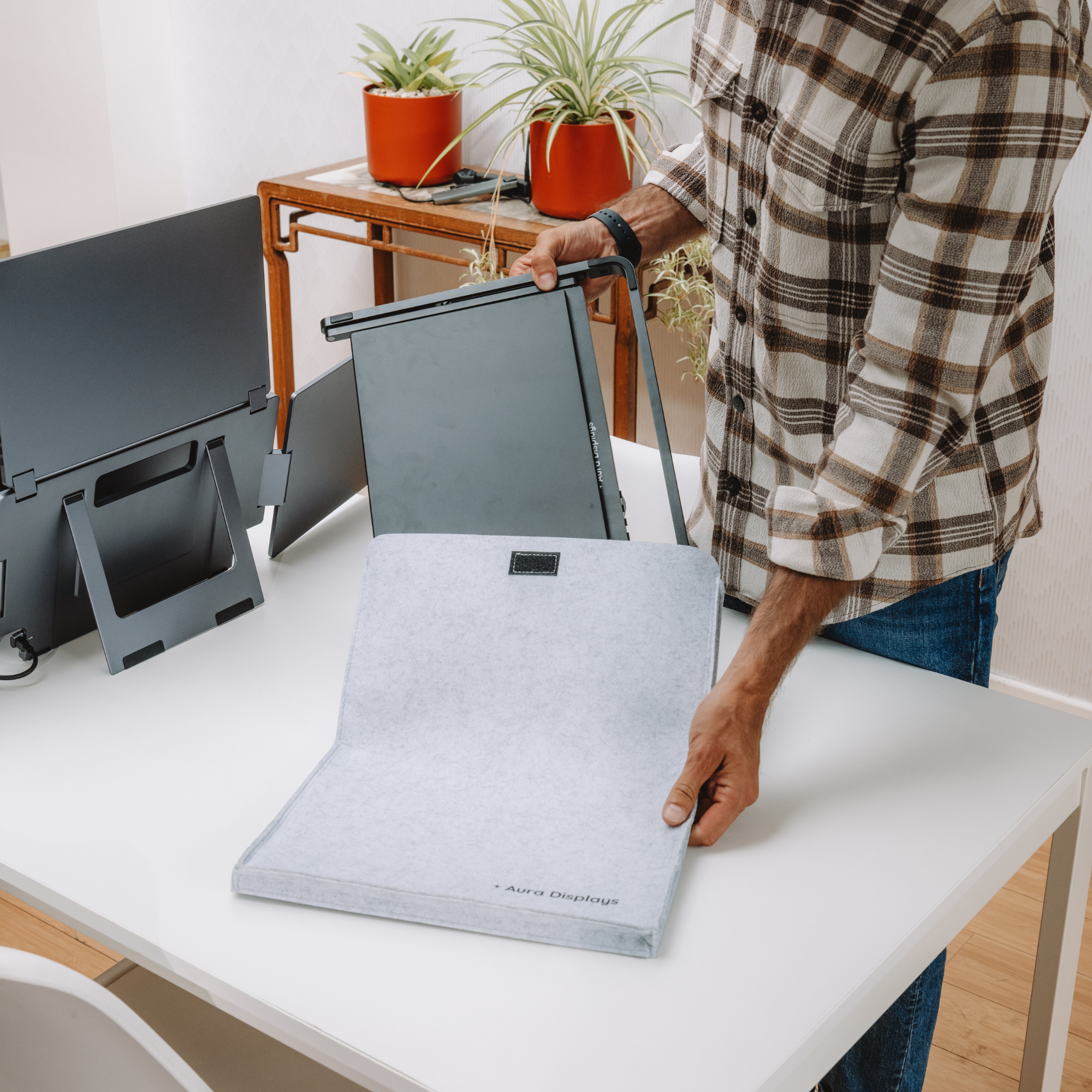 ✧ Felt Sleeve for Laptop & Portable Monitor