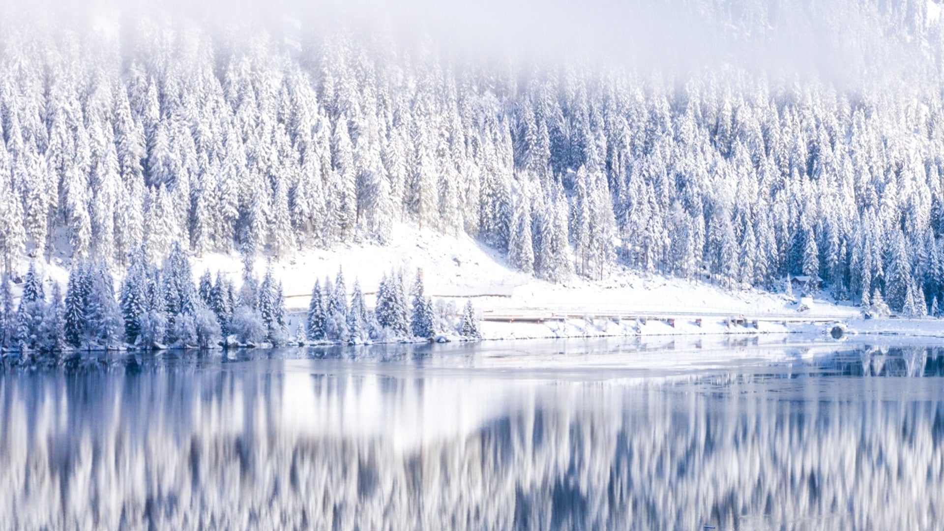 Aura Wallpaper - Winter Lake (Full HD)