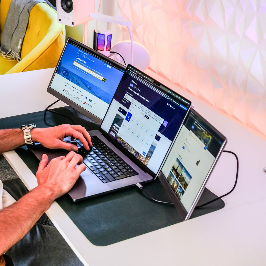Best Dual Screen Extenders for Laptops | Aura Displays